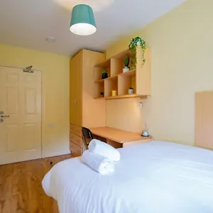 Holiday home 127 - Lovely 2 Bed With Parking